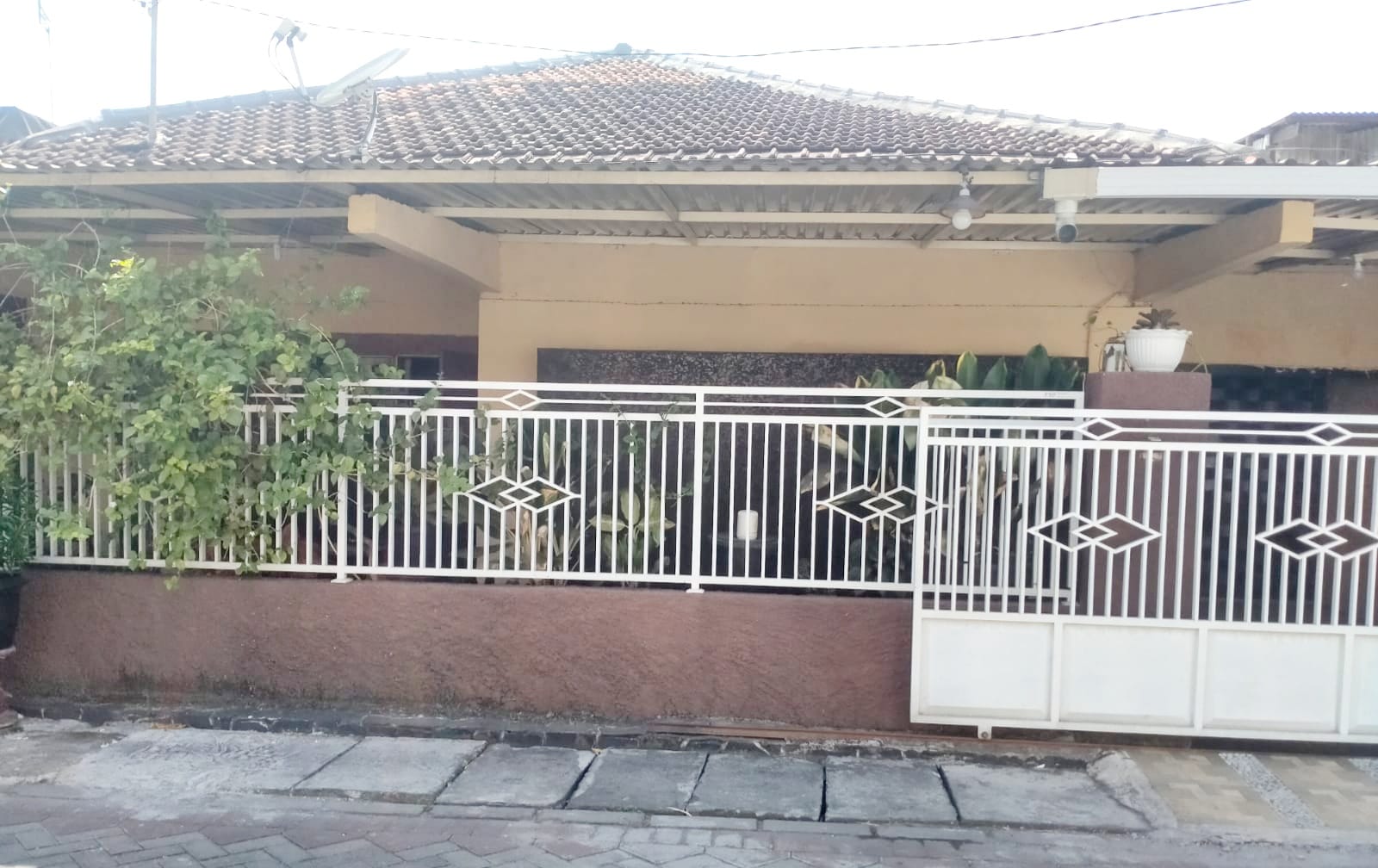 **Dijual Rumah Strategis di Pucang Asri, Surabaya Timur** - Image 1