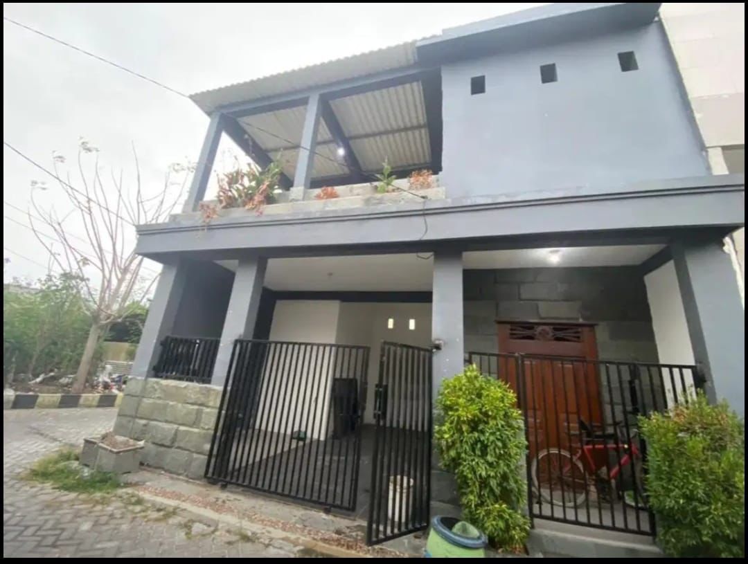 **Dijual Rumah Strategis di Taman Gunung Anyar, Surabaya Timur** - Image 1