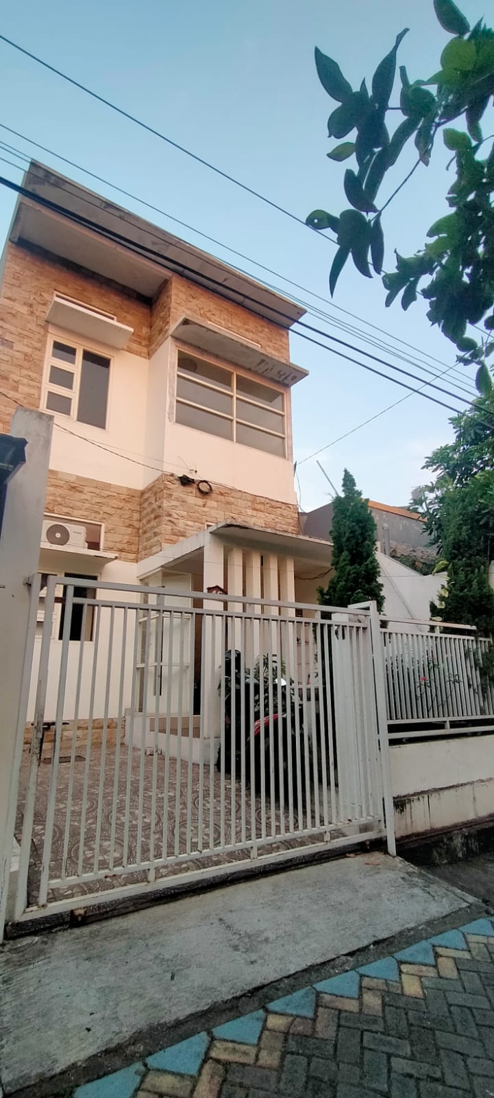 *Dijual Rumah Strategis Karangan Jaya Wiyung Surabaya Barat* - Image 1