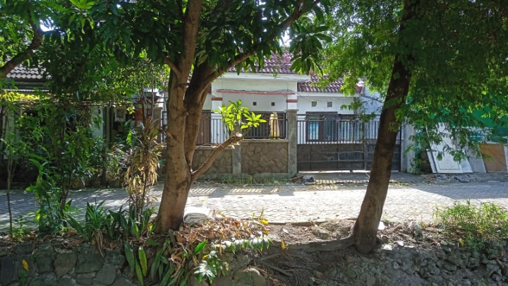 Dijual Rumah Strategis Layak Huni Oma Indah Menganti Wilayah Gresik - Image 1