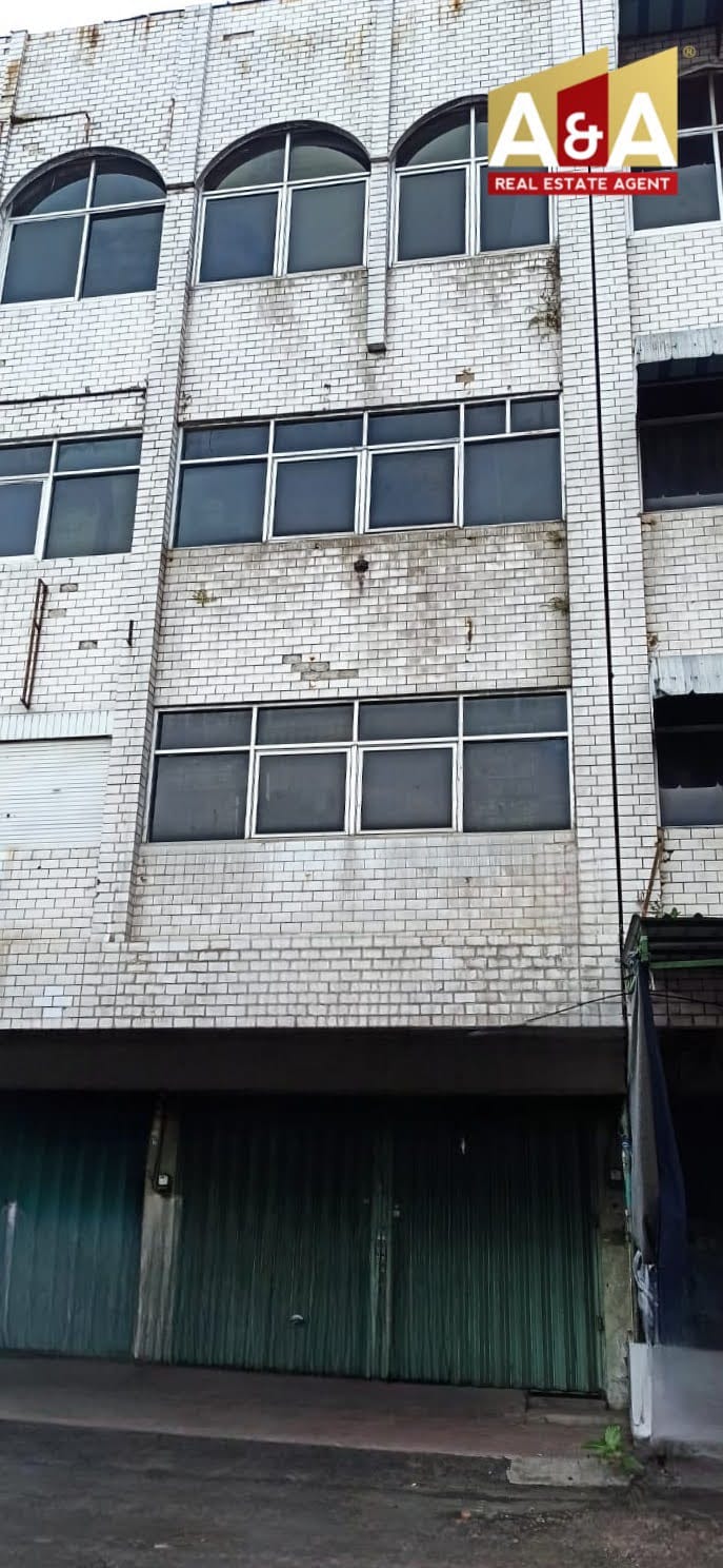 *Disewakan Ruko Lokasi Strategis Sinar Galaxy Surabaya Pusat* - Image 1