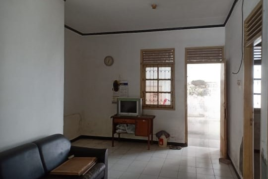 Dijual Rumah Layak Huni Strategis Perum Pandugo Wilayah Surabaya Timur - Image 1