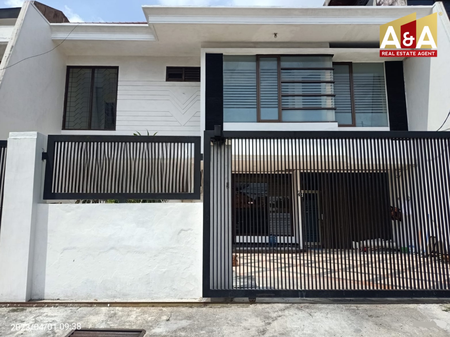 Disewakan Rumah Siap Huni Baratajaya Surabaya Timur - Image 1