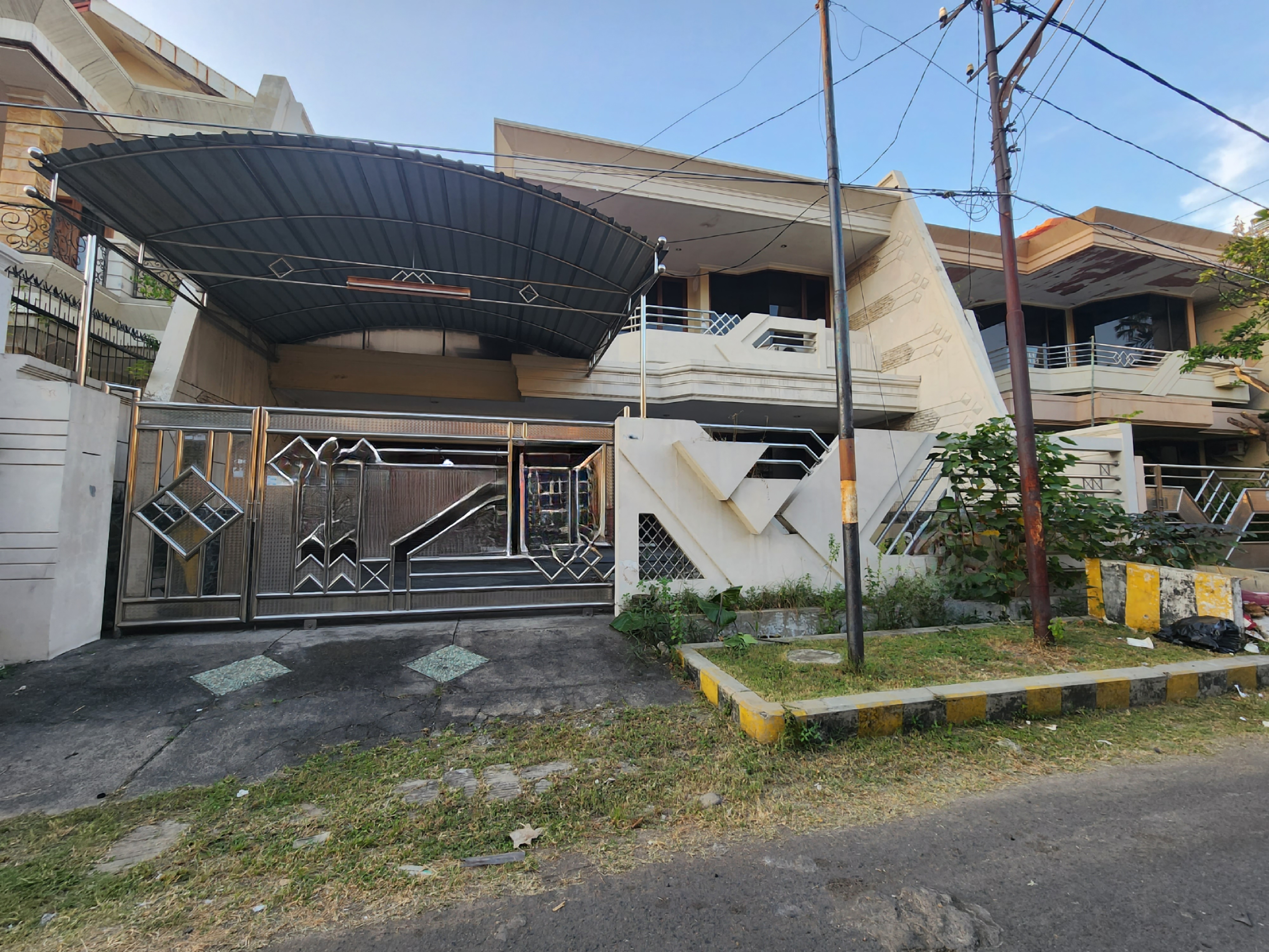 Dijual Rumah Darmo Harapan Surabaya Barat - Image 1