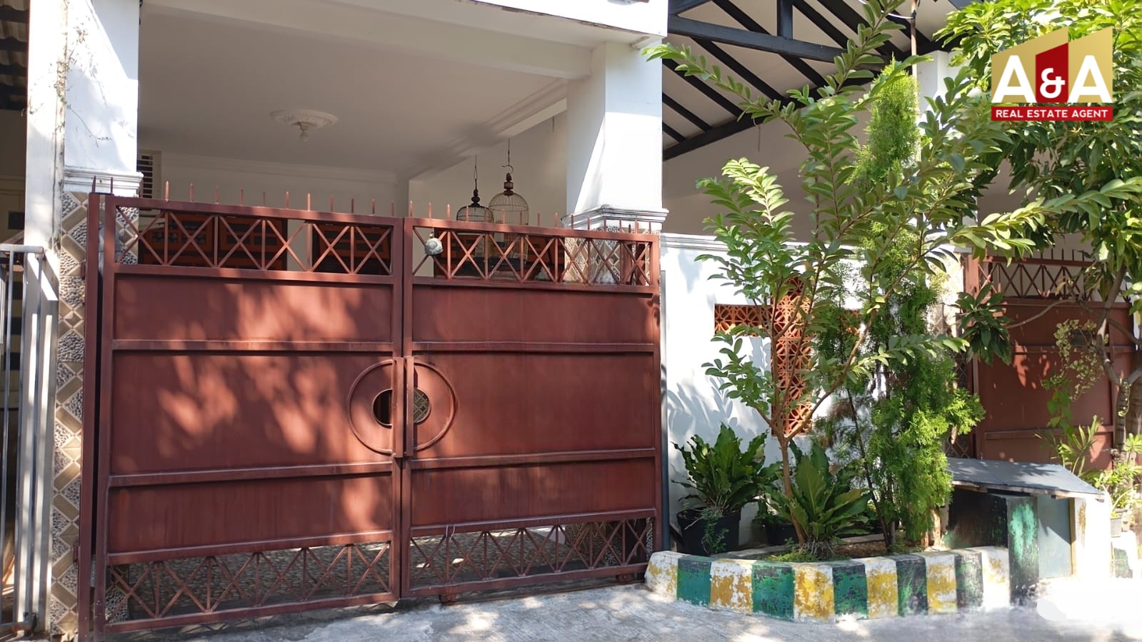 Dijual Rumah Terawat dan Siap Huni Rungkut Barata Surabaya Timur - Image 1