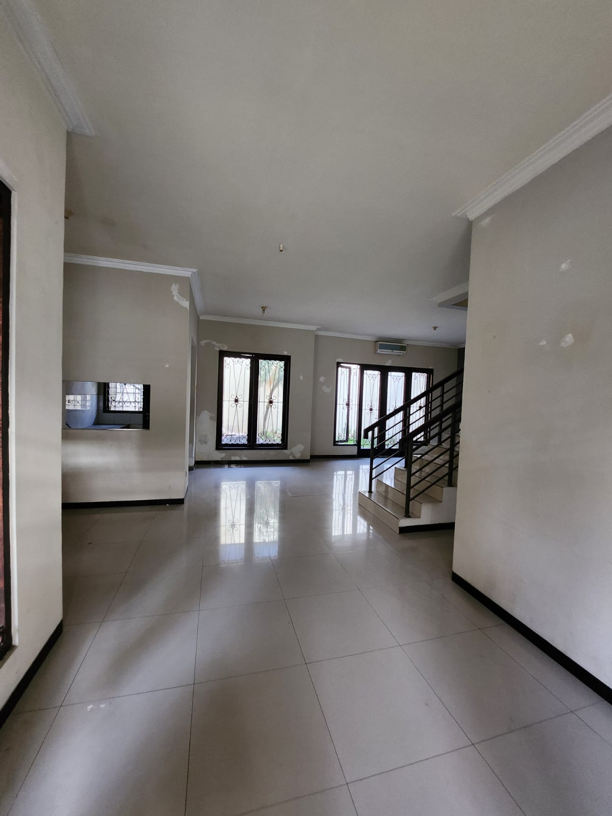 Dijual Rumah Minimalis dan Nyaman Kawasan Royal Residence Wiyung Surabaya Barat - Thumbnail 3