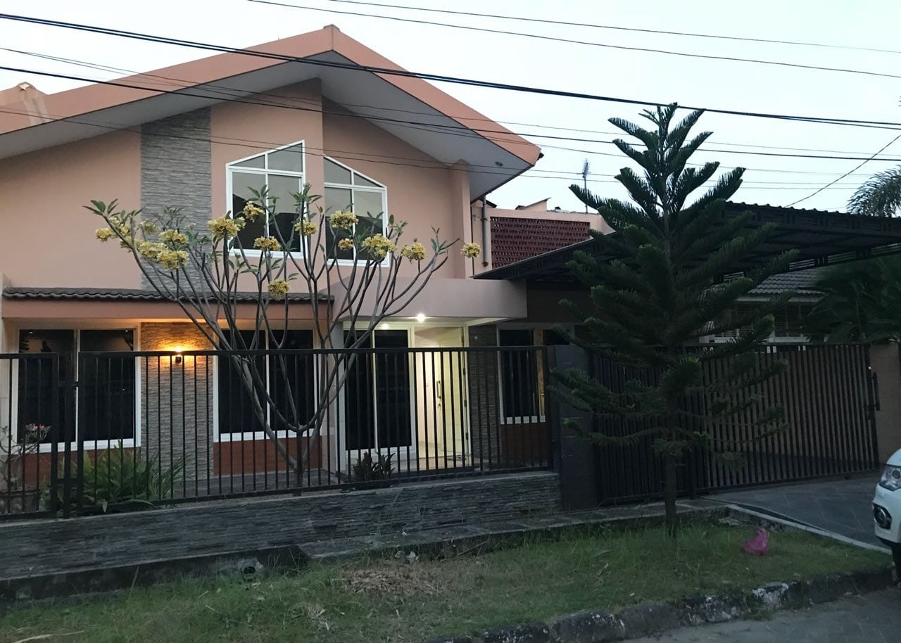 Dijual / Disewakan Rumah Second Siap Huni di Surabaya Barat - Image 1