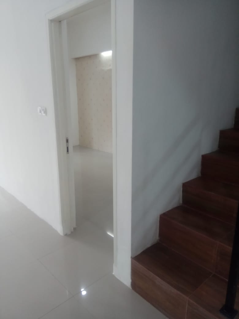 Rumah Dijual Lokasi Strategis Rungkut Menanggal Surabaya - Thumbnail 4