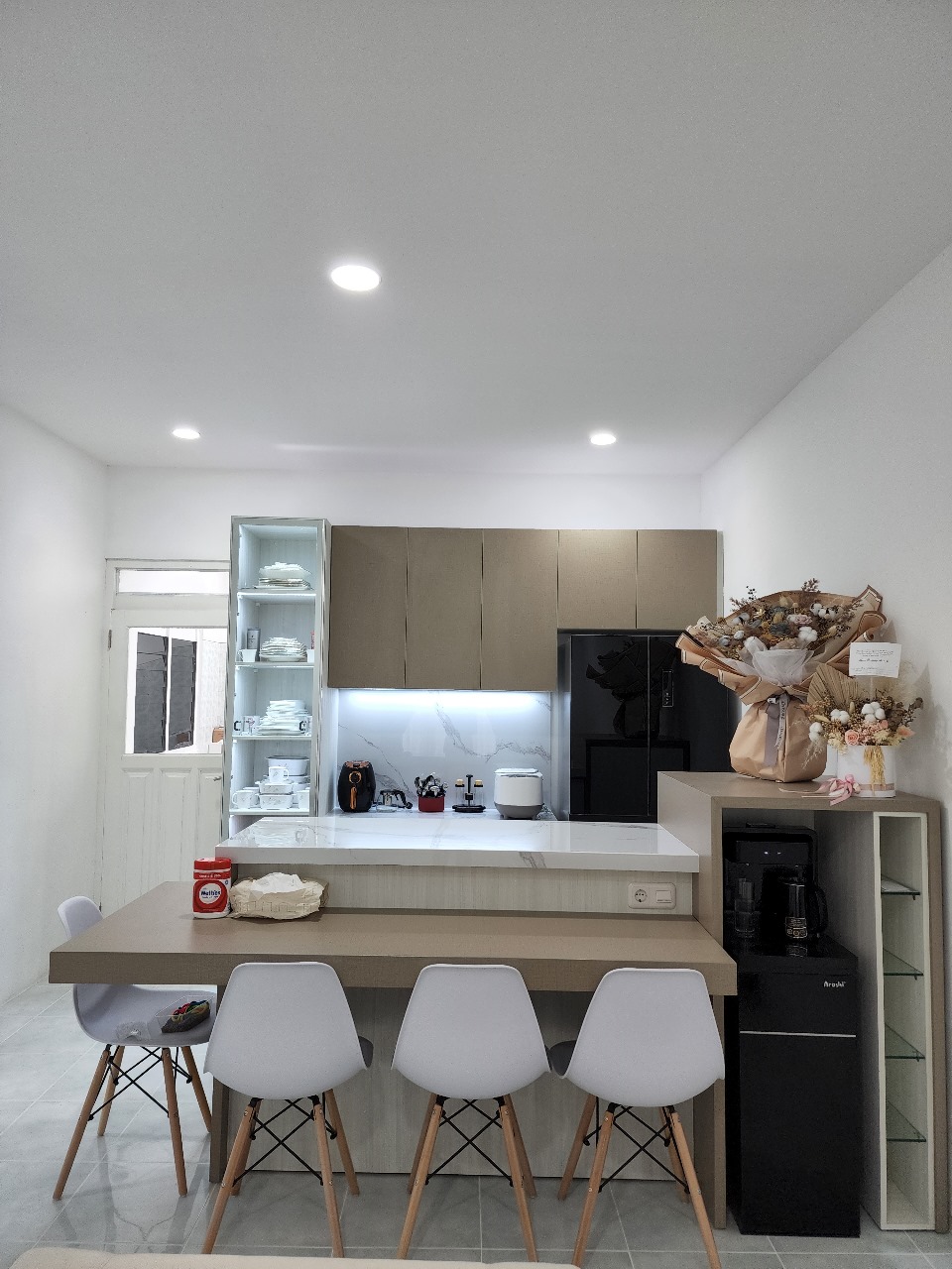 RUMAH IDEAL dan AKSES MUDAH di SURABAYA SELATAN KUTISARI INDAH - Image 1