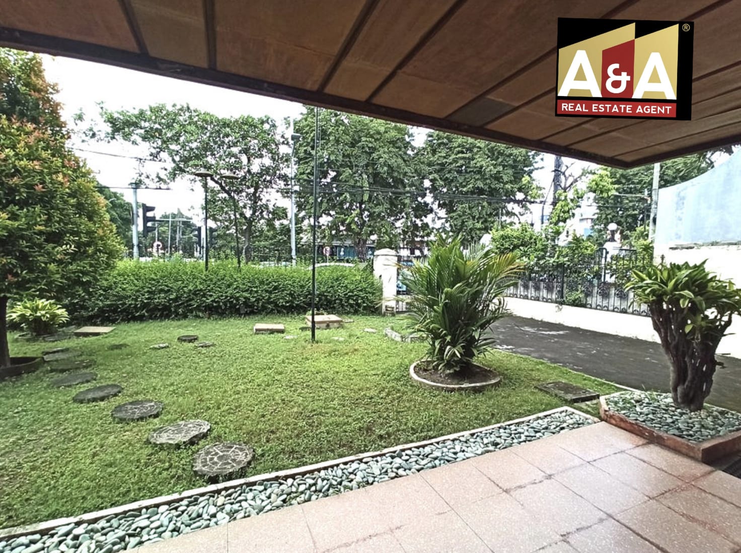Dijual Rumah Asri Lokasi Strategis di Jemur Andayani Surabaya Selatan - Thumbnail 3