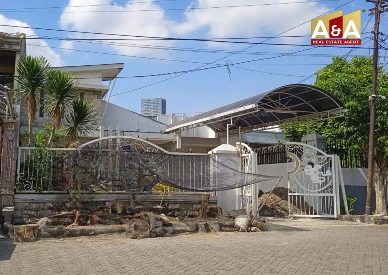 Disewakan Rumah Kenyamanan Modern di Kupang Indah Surabaya Barat - Image 1