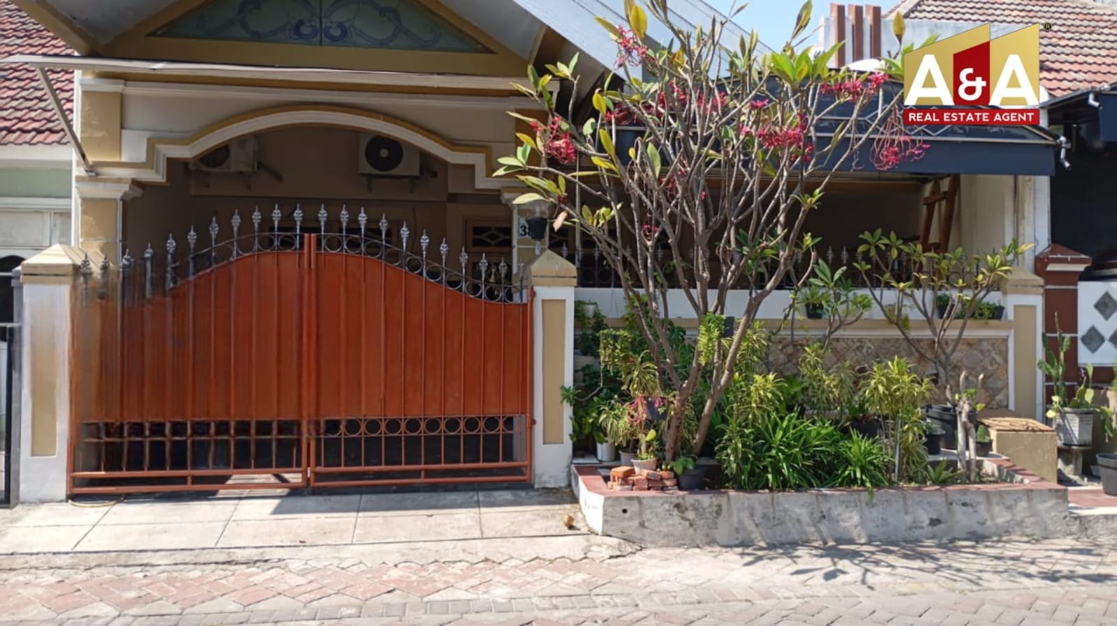 Disewakan Rumah Asri Nirwana Eksekutif SBY Timur - Image 1