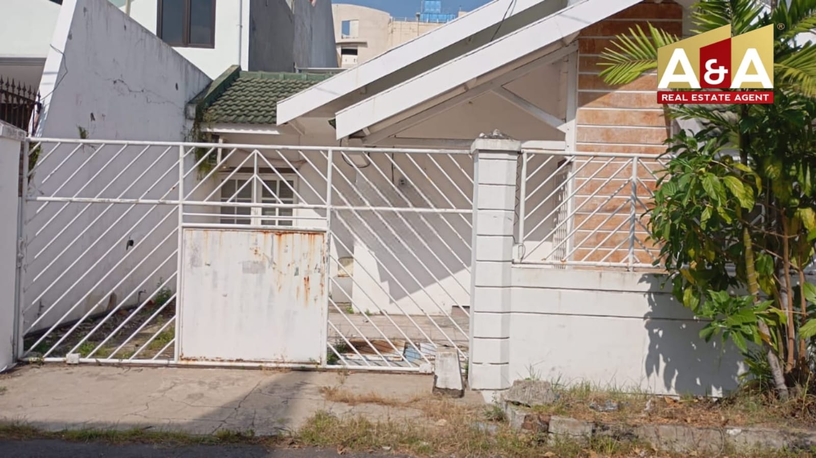 Dijual/Disewakan Rumah Sederhana Wisma Permai Barat SBY Barat - Image 1