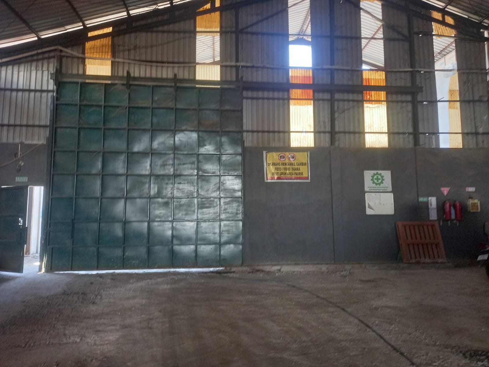 Gudang Raya Kedamean murah (S&amp;K) - Image 1