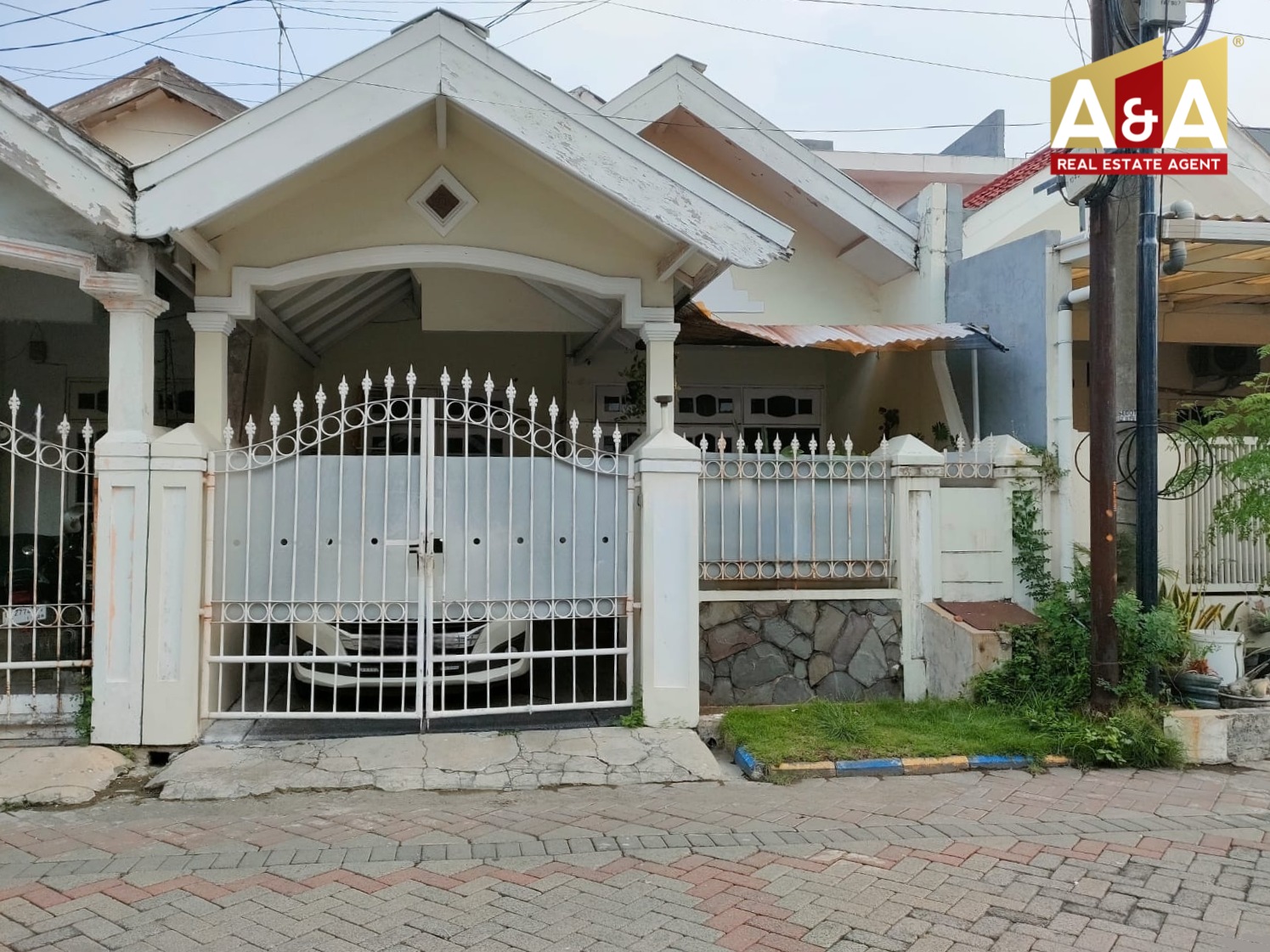 Disewakan Rumah Terawat Nirwana Eksekutif Surabaya Timur - Image 1