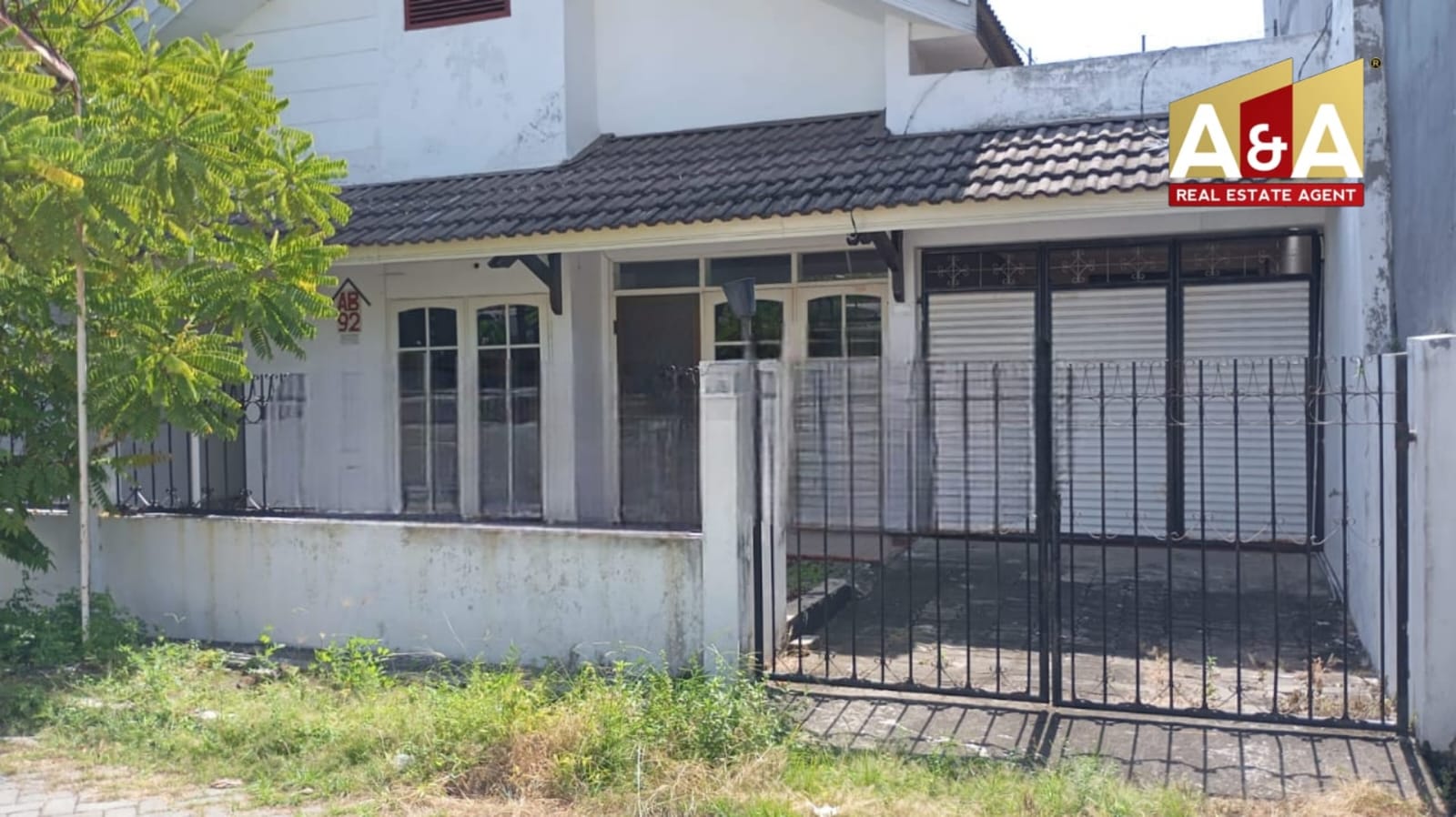 Disewakan Rumah Moderen Klampis Harapan Surabaya Timur - Image 1