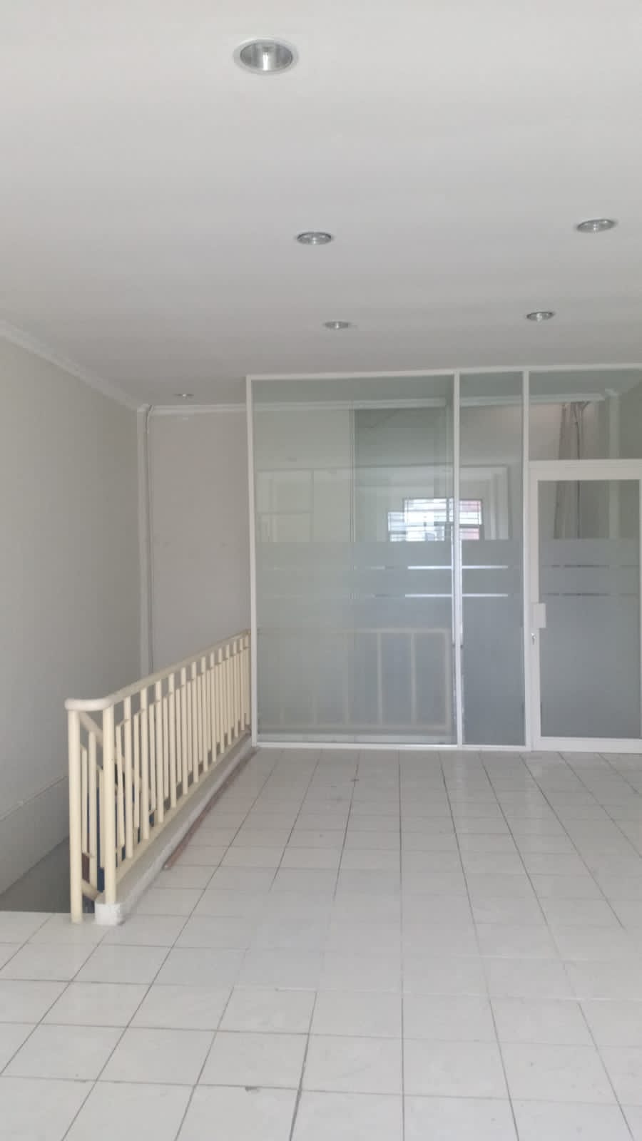 Disewakan Ruko Lokasi Strategis Klampis Jaya Surabaya Timur - Thumbnail 4