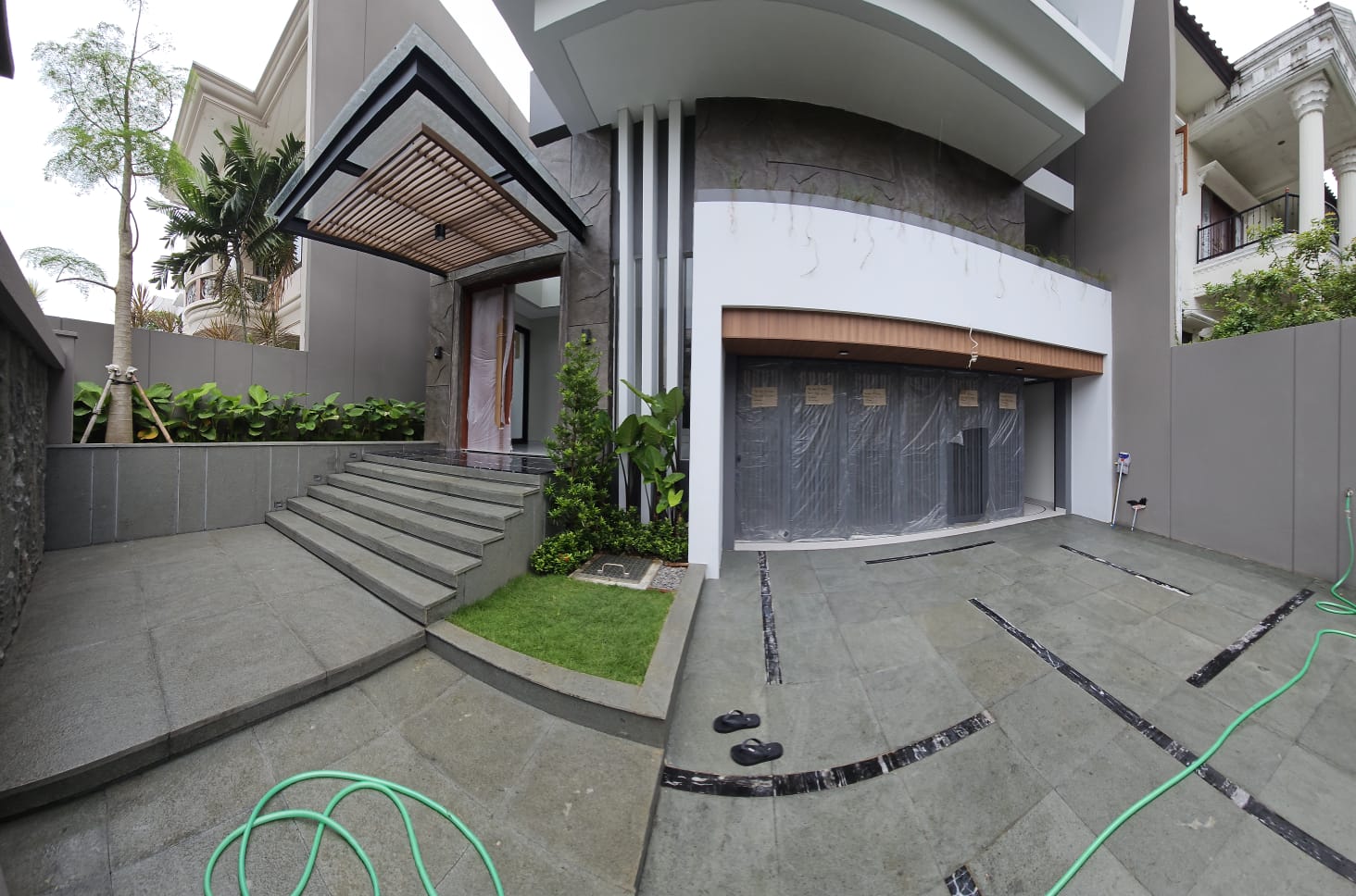 Dijual Rumah Mewah Strategis di Citraland Taman Golf Surabaya Barat - Thumbnail 2