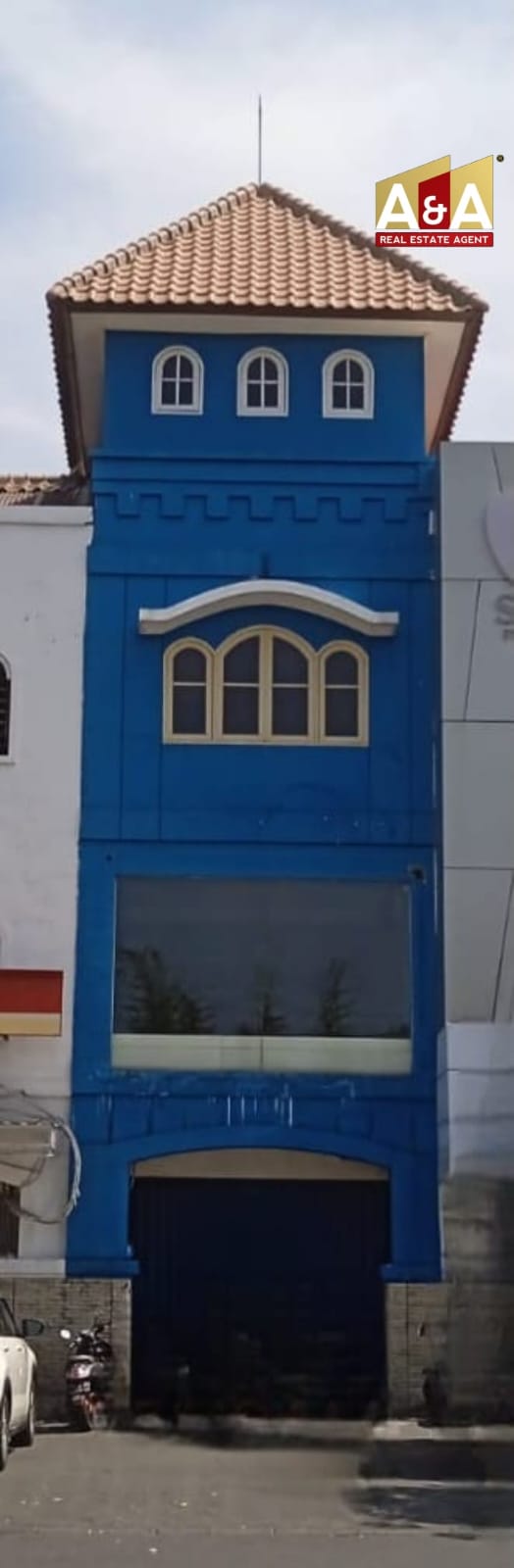 Disewakan Ruko Sangat Strategis Raya Bukit Darmo Golf SBY Barat - Image 1