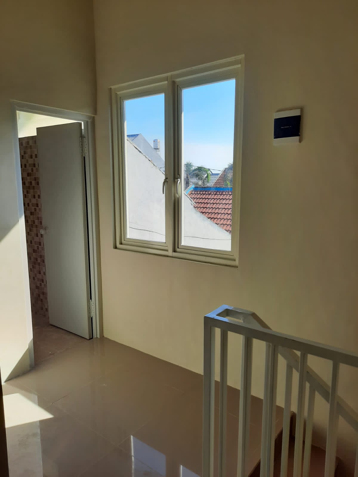 Dijual Rumah Baru 2 lantai Full Granit di Citra Sentosa Residence Lakarsantri Surabaya Barat - Thumbnail 3