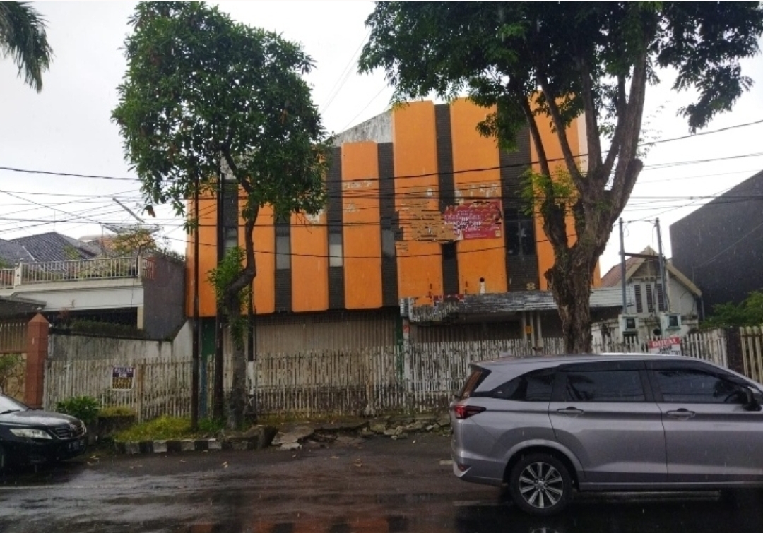Dijual/Disewakan Rumah Usaha di pusat kota Surabaya - Image 1