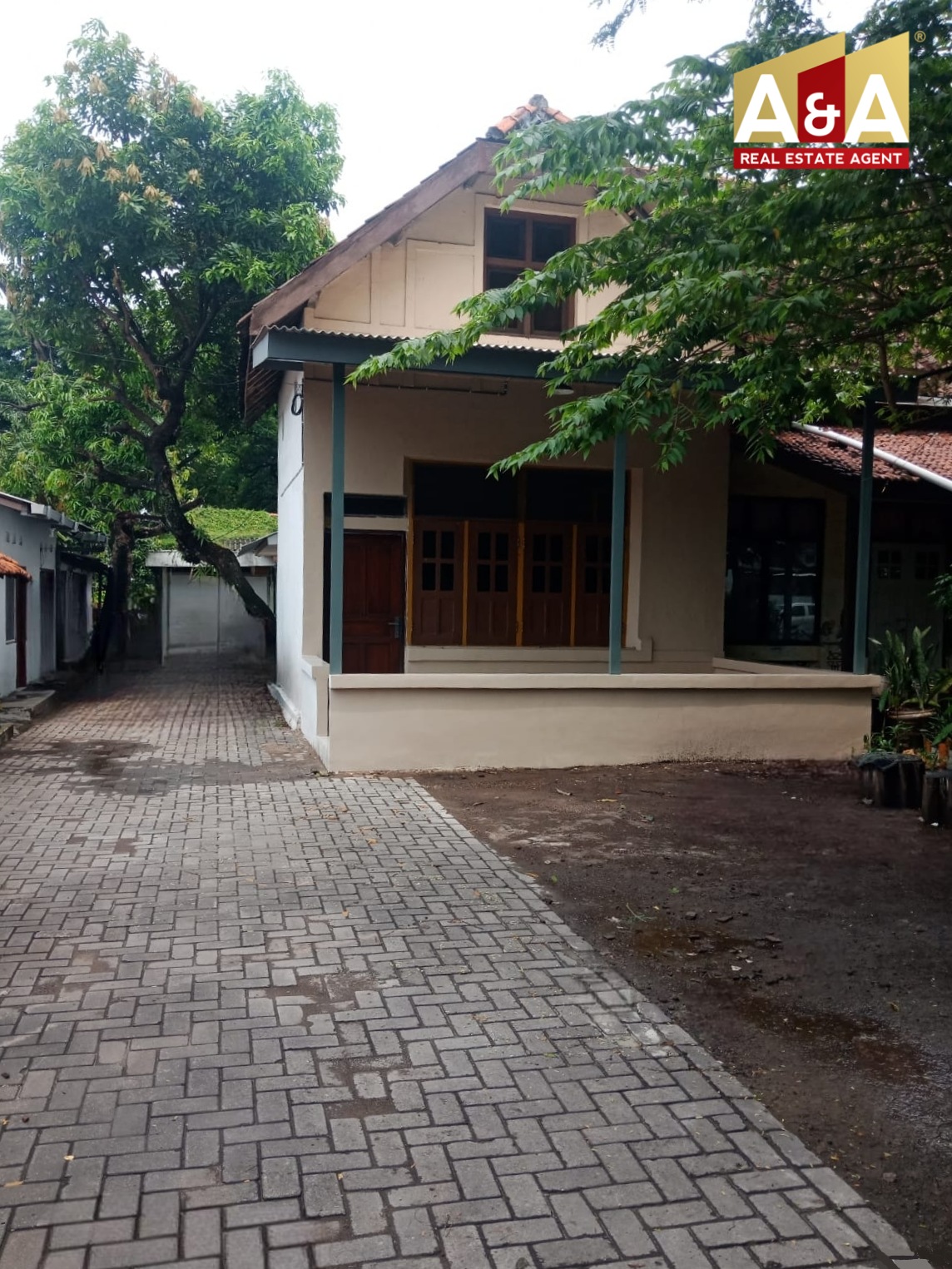 Disewakan Rumah Strategis Jalan Indrakila Surabaya Timur - Image 1