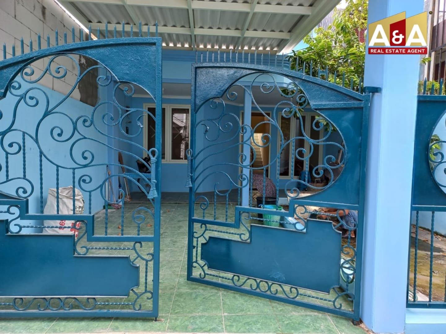 Dijual/Disewakan Rumah Strategis Simpang Darmo Permai Utara Surabaya Barat - Image 1