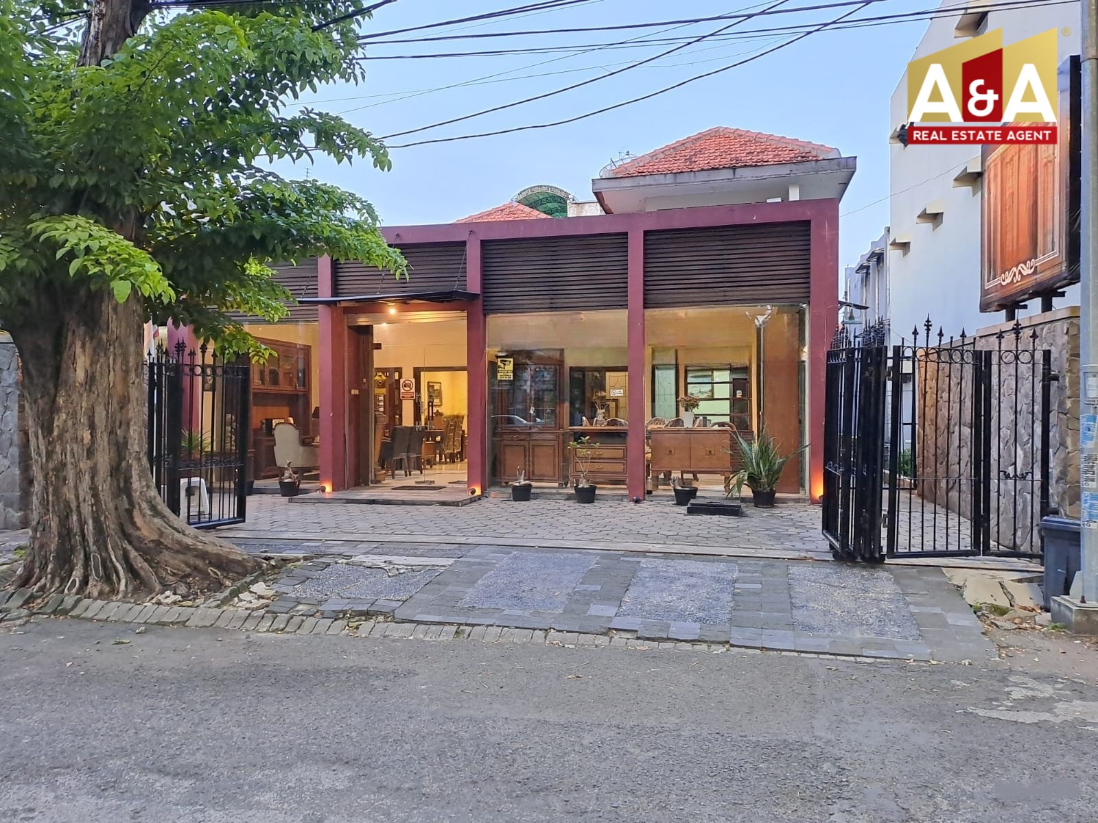 Disewakan Ruang Usaha Ngagel Tama Surabaya Timur - Image 1