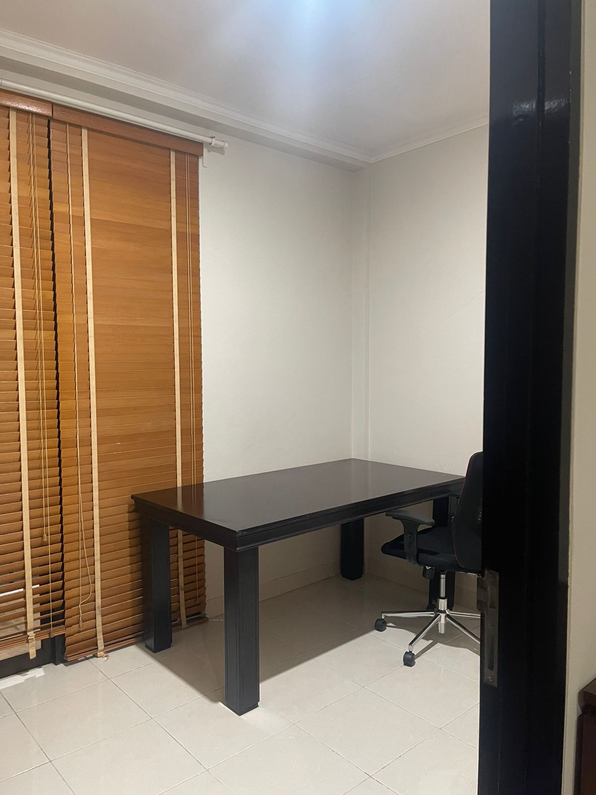 Disewakan Rumah 2 Lantai di atas Mall - Jakarta Pusat - Thumbnail 4