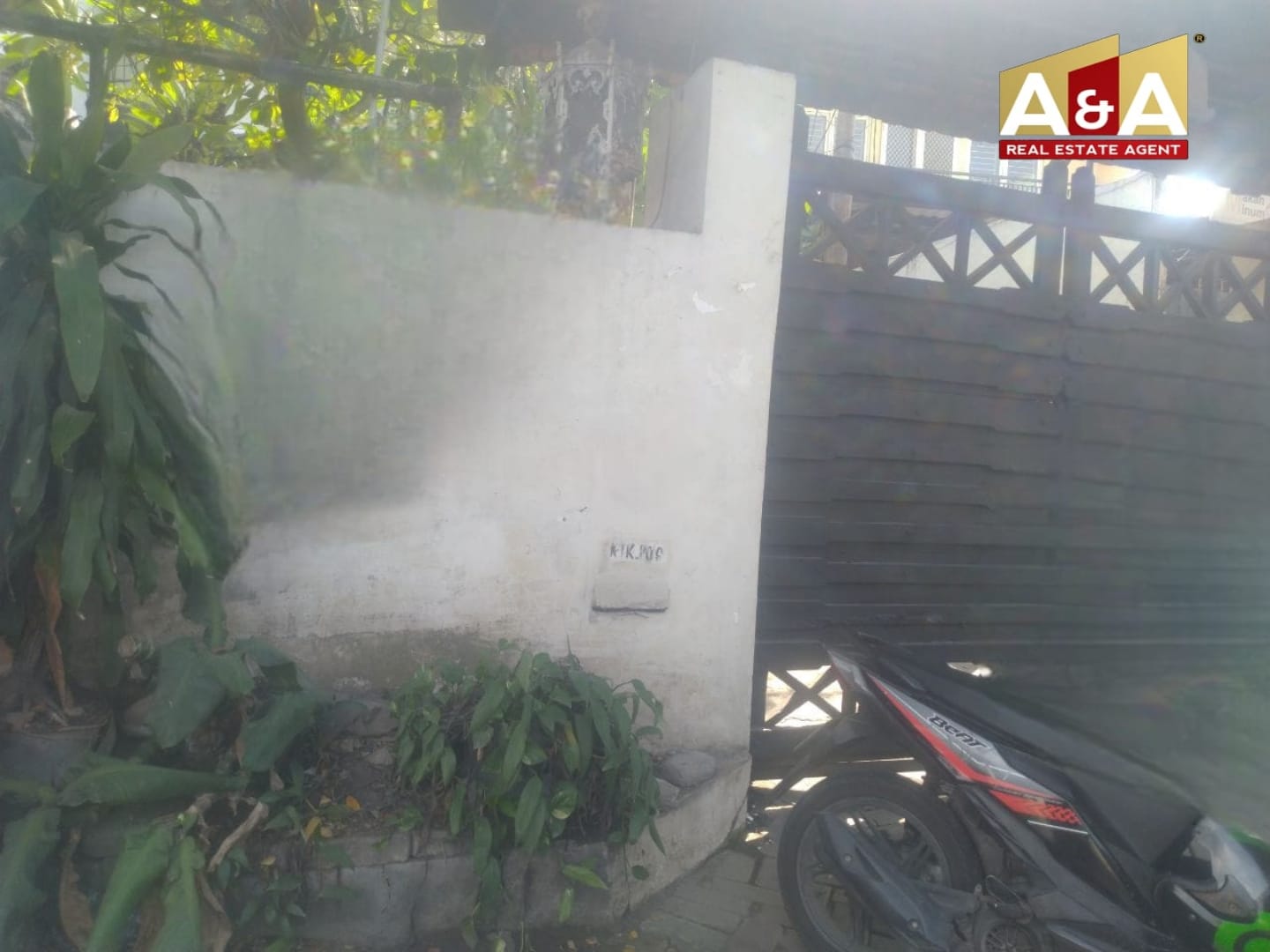 Dijual Rumah Siap Huni Bratang Gede SBY Timur - Image 1