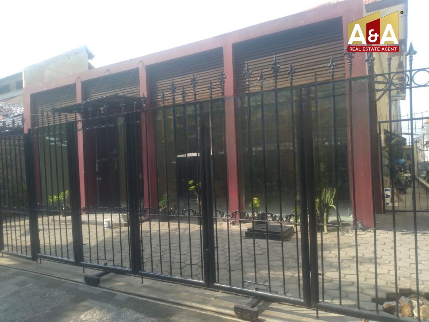 Disewakan Ruang Usaha Kawasan Strategis dan Ramai Ngagel Tama SBY Timur - Image 1