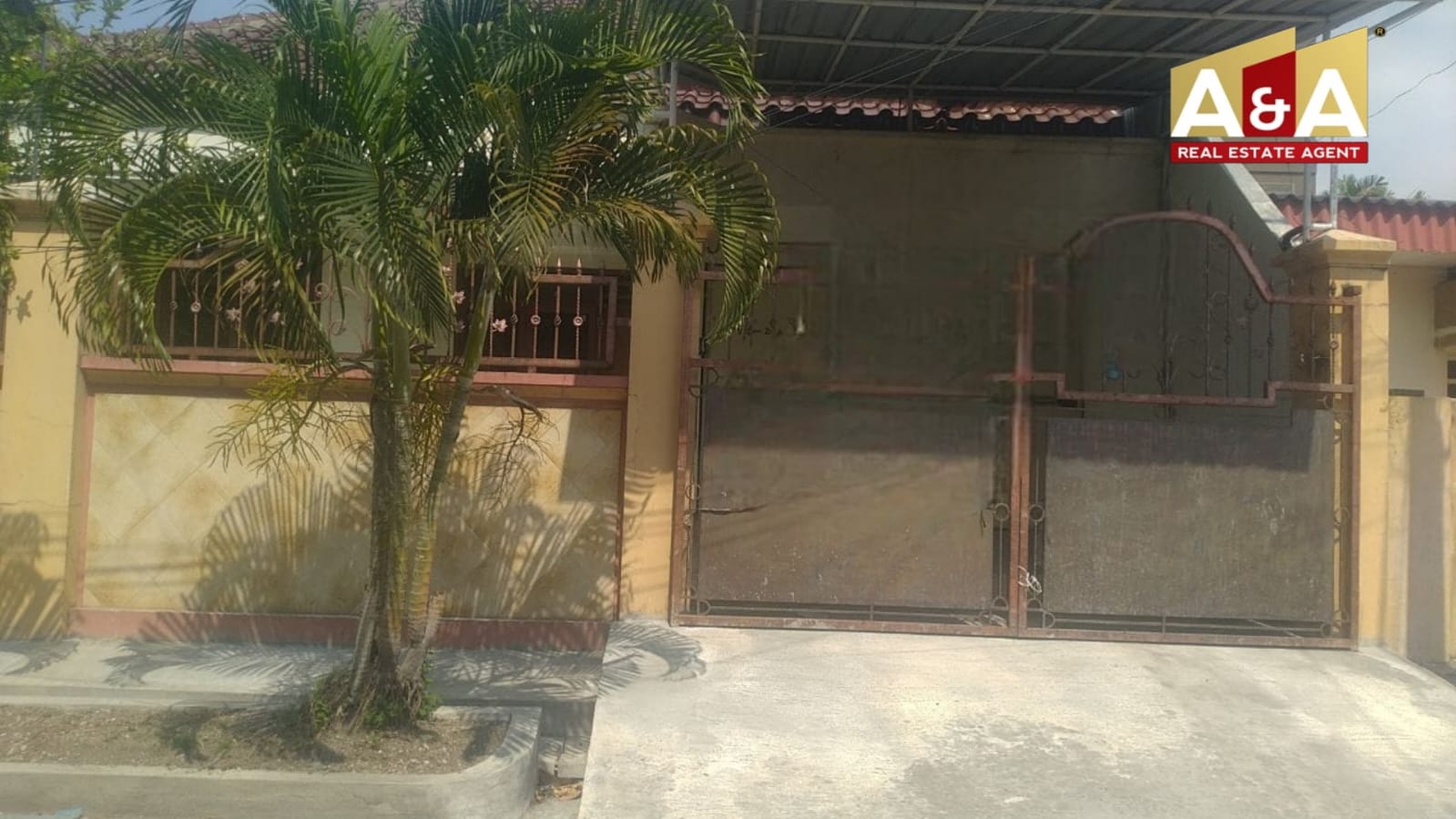 Dijual/Disewakan Rumah Asri di Ngagel Jaya Tengah Surabaya Timur - Image 1