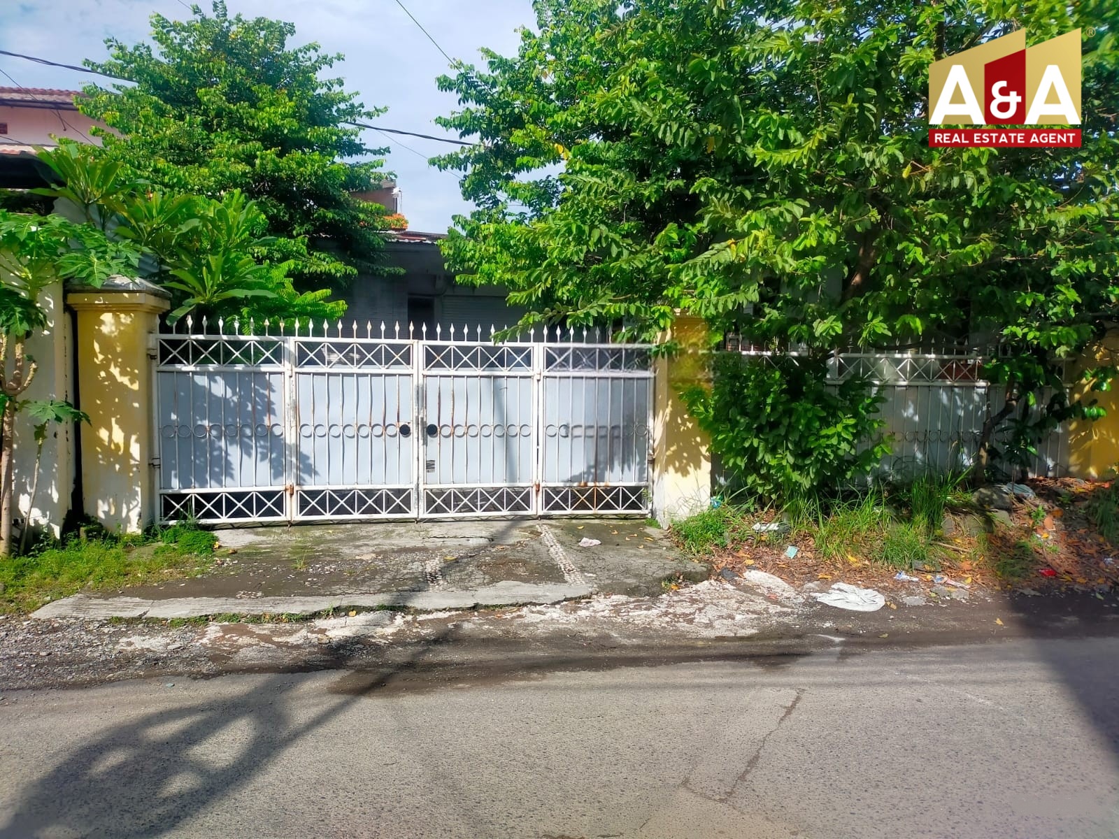 Dijual Rumah Strategis Raya Semampir Surabaya Timur - Image 1