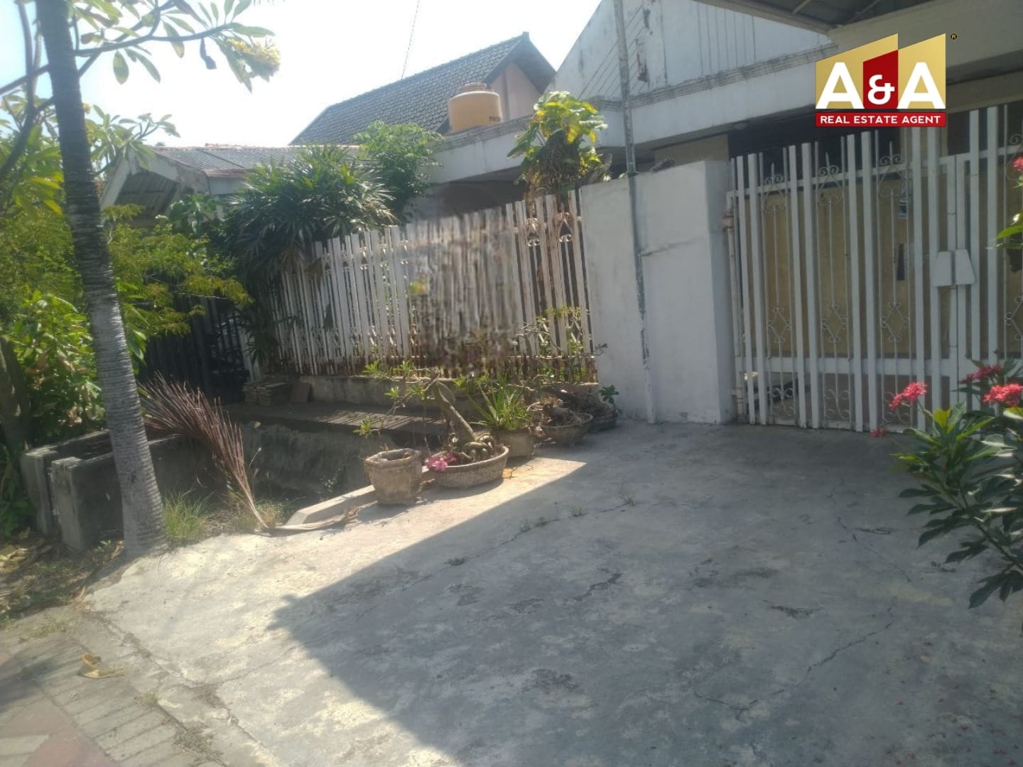 Dijual Rumah Asri di Ngagel Jaya Tengah Surabaya Timur - Image 1