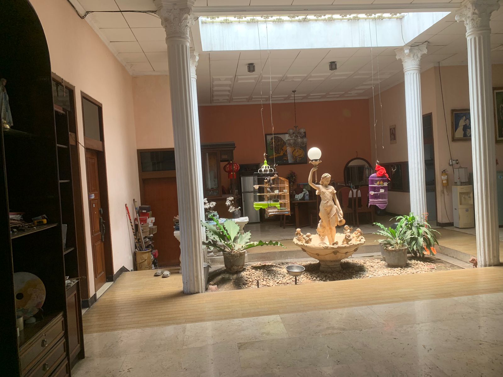 Dijual Rumah Mewah Full Furnish di Basuki Rahmat Kerten Wilayah Solo - Thumbnail 4