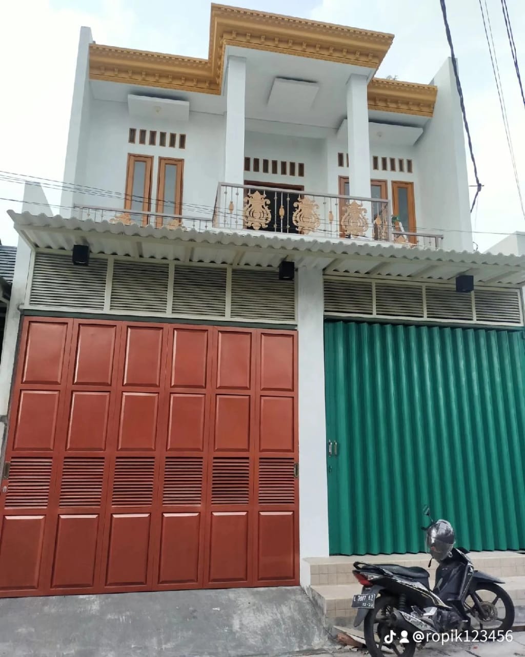 Dijual Rumah Dua Lantai Strategis Rangkah Surabaya Timur - Image 1