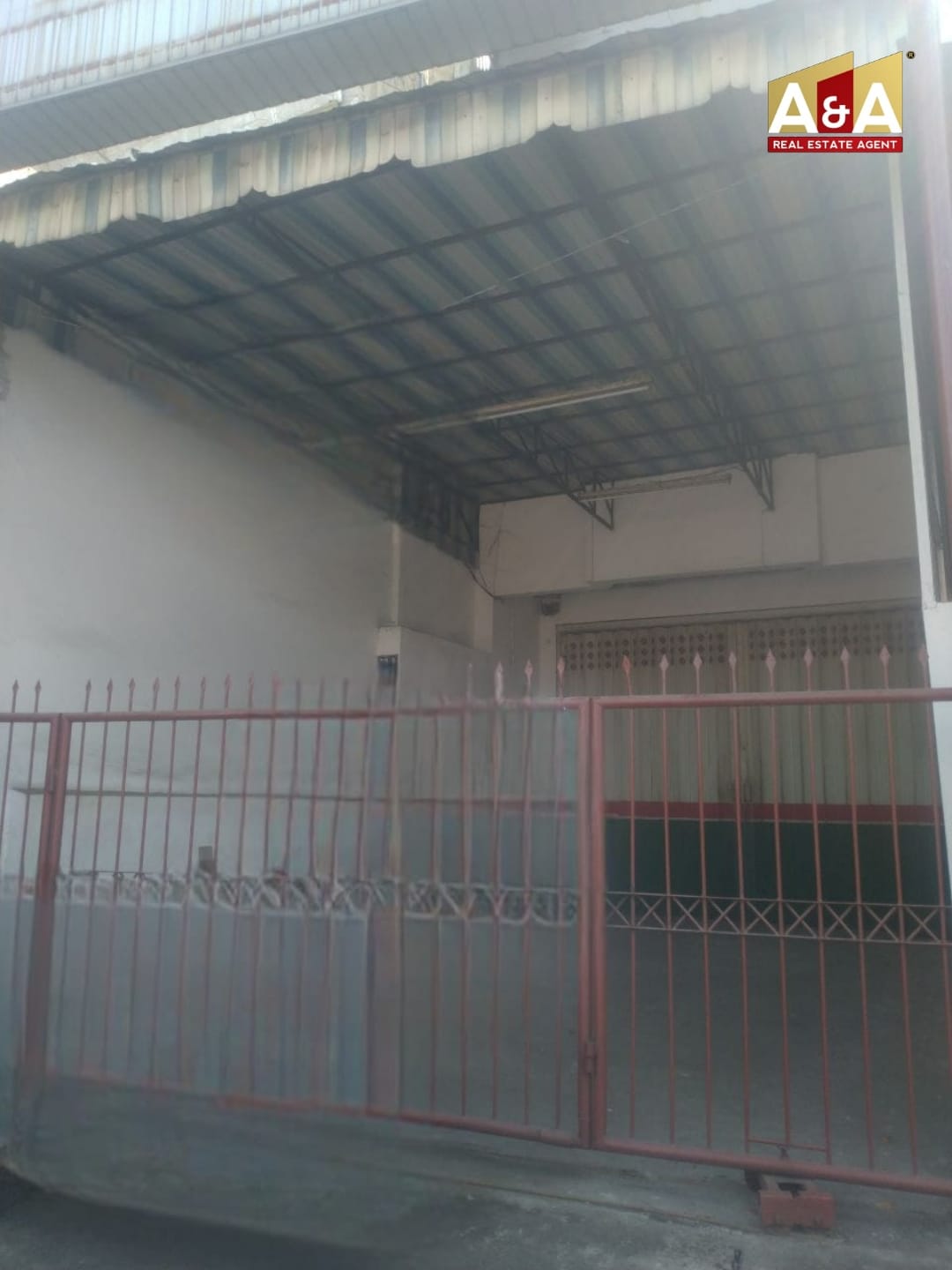 Dijual/Disewakan Rumah Strategis Bratang Gede SBY Timur - Image 1