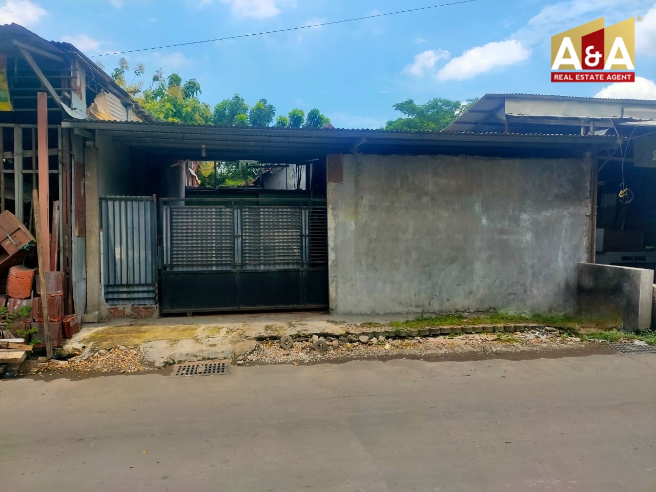 Dijual Rumah Strategis Raya Pandugo Surabaya Timur - Image 1
