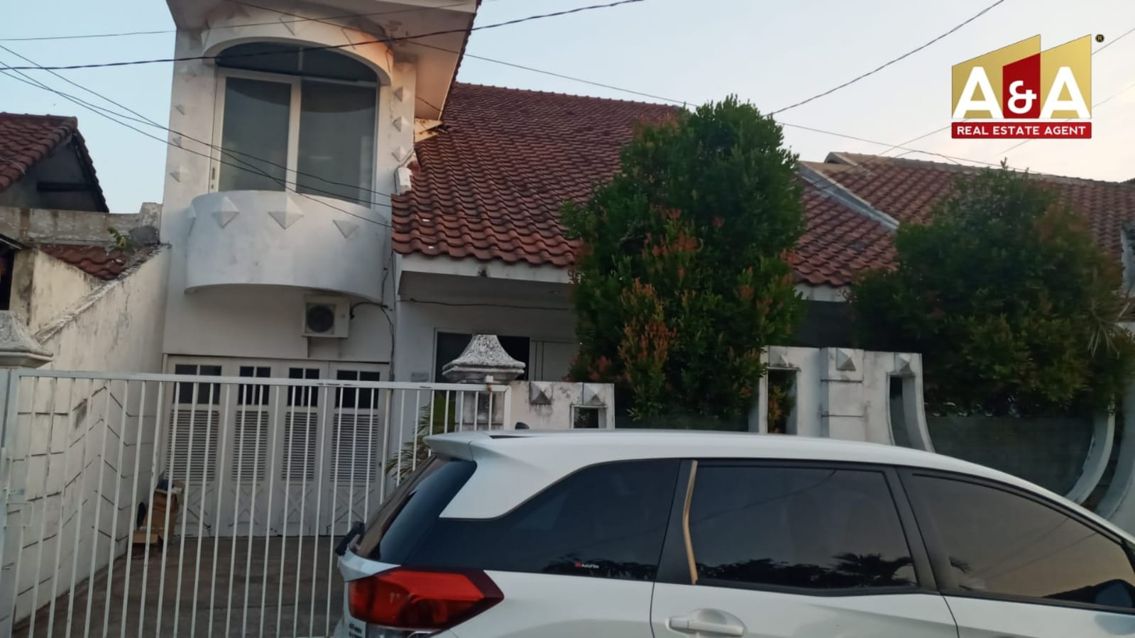 Dijual/Disewakan Rumah Asri Babatan Pratama SBY Barat - Image 1