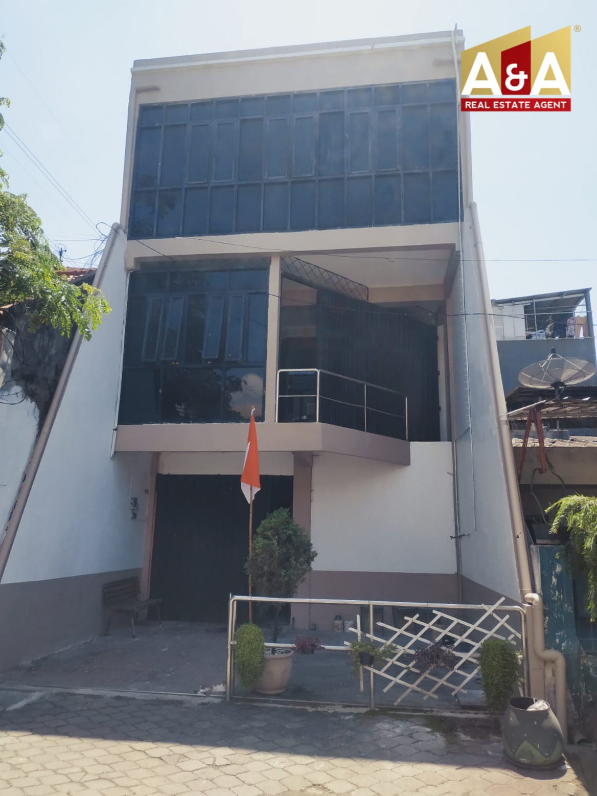 Dijual Rumah Usaha Strategis Dukuh Kupang Surabaya Barat - Image 1