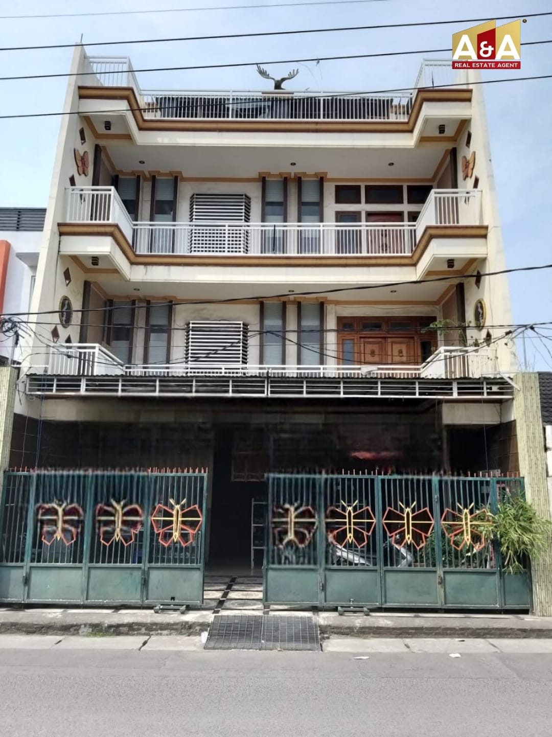 Dijual Rumah Megah nan Mewah di Manukan Krajan Surabaya Barat - Image 1