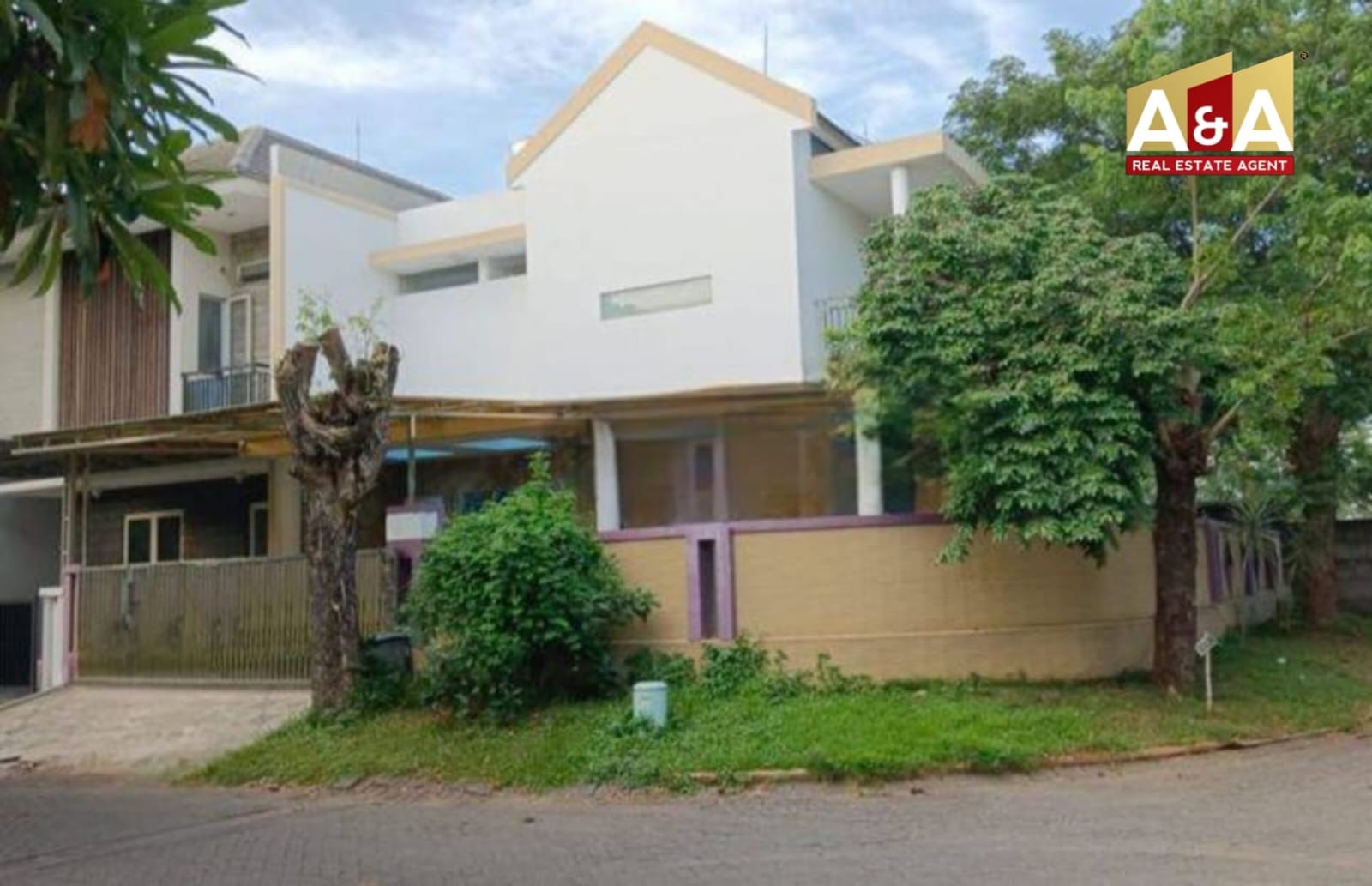 Disewakan Rumah Bagus dan Asri Kalisari Permai II Pakuwon City SBY Timur - Image 1