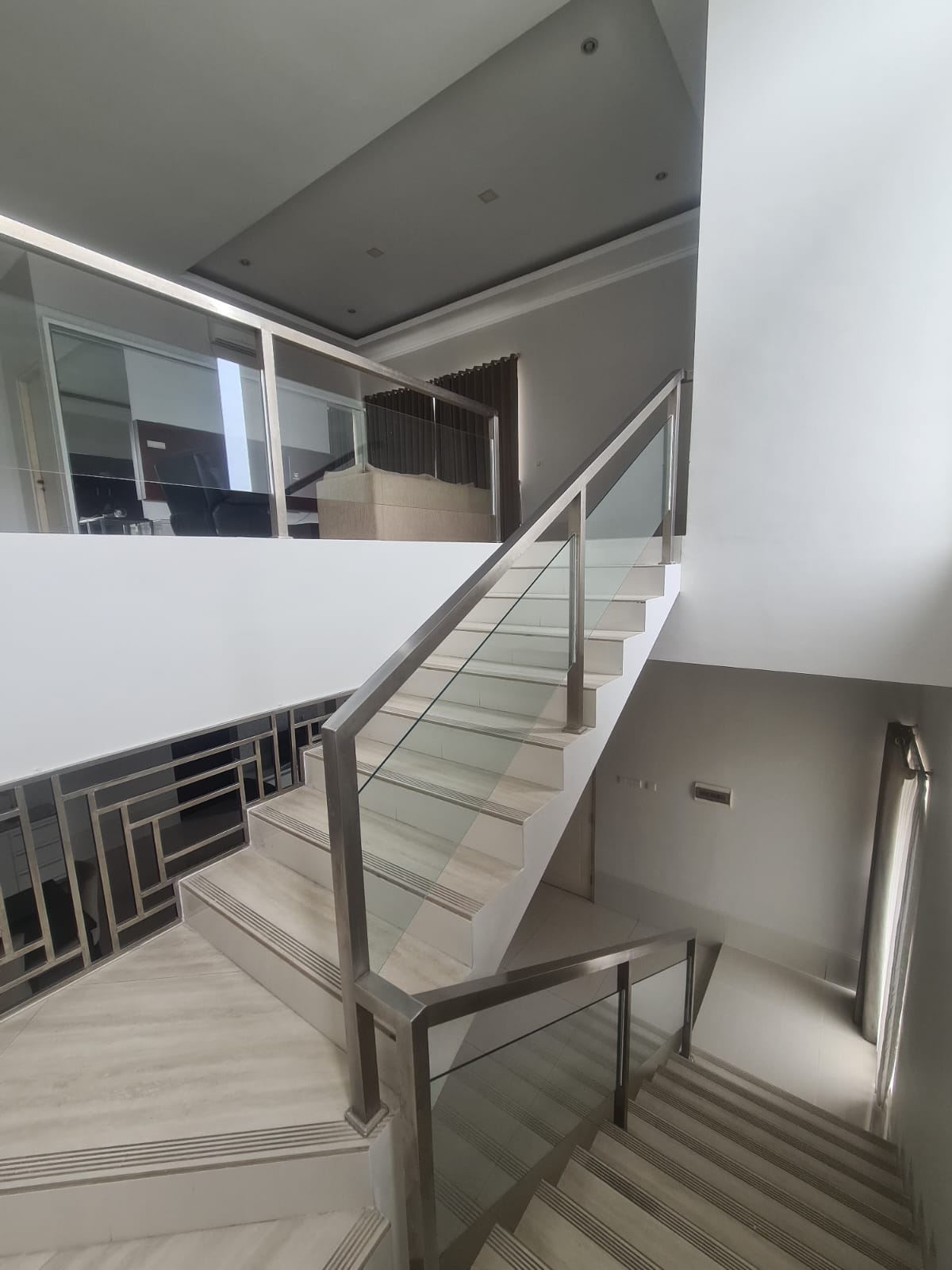 Dijual Rumah Mewah Full Furnished Citraland Bukit Telaga Golf - Thumbnail 3