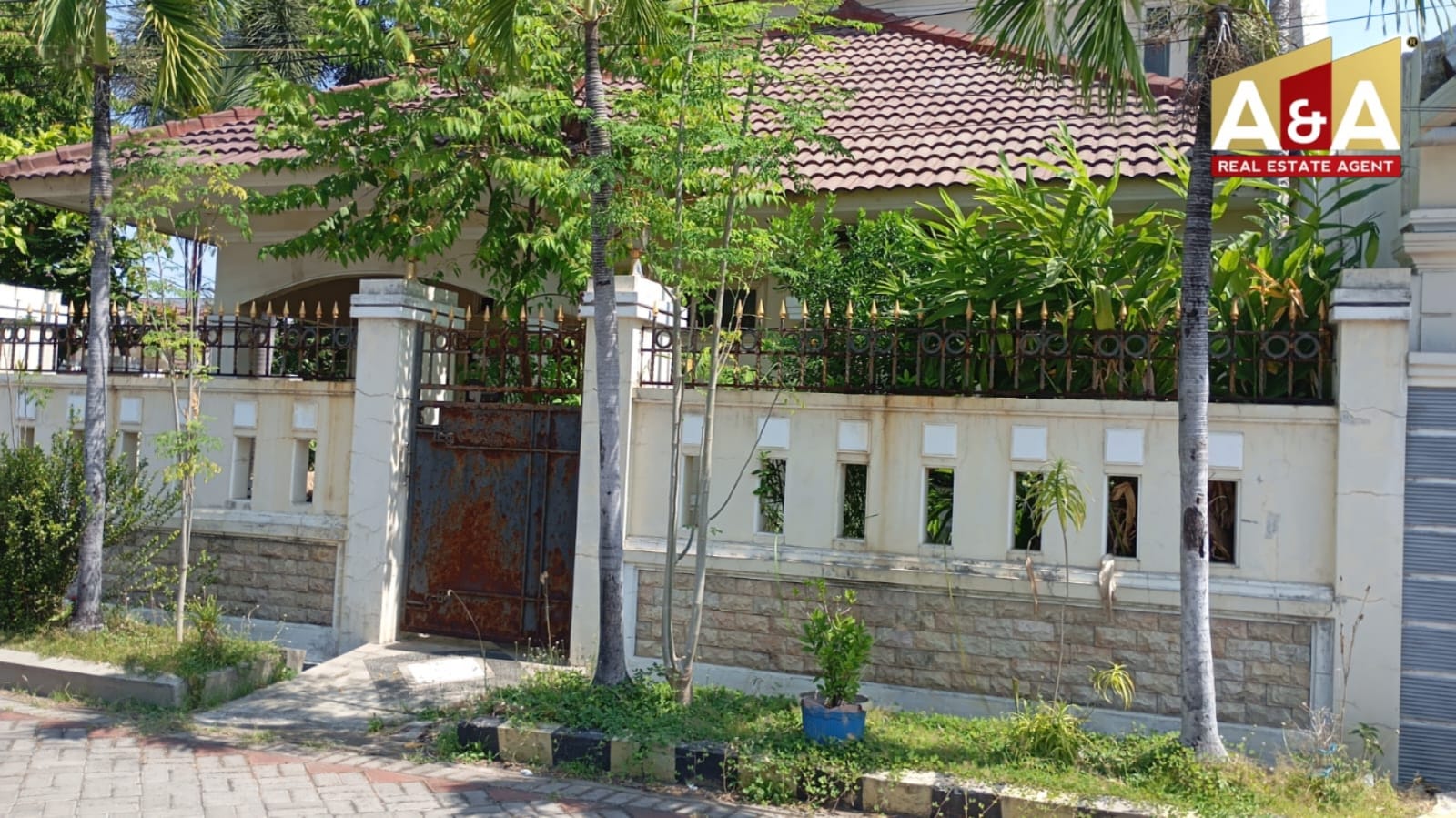 Dijual Rumah Asri di Nirwana Eksekutif Surabaya Timur - Image 1