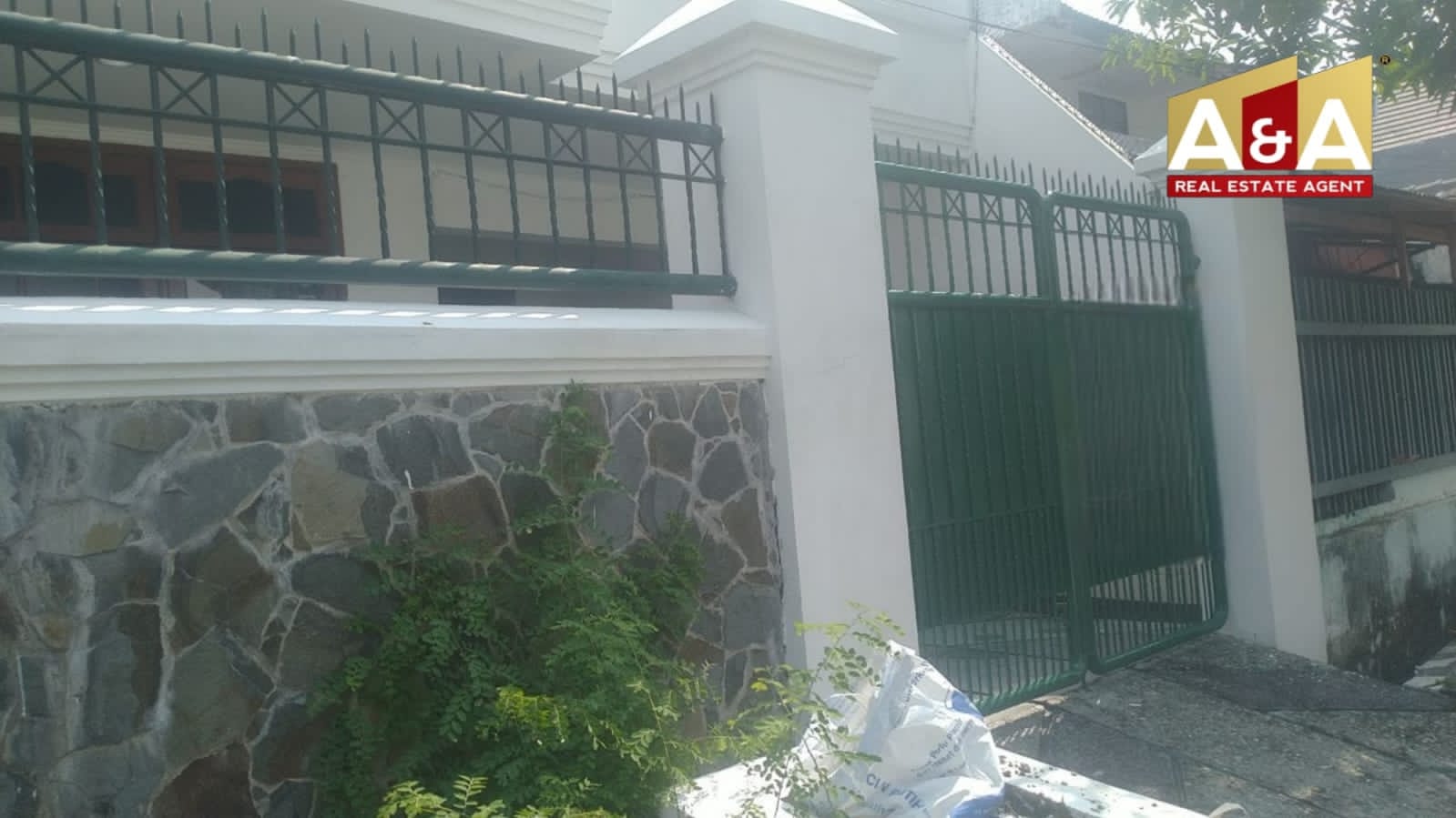 Disewakan Rumah Bagus Sutorejo Timur SBY Timur - Image 1