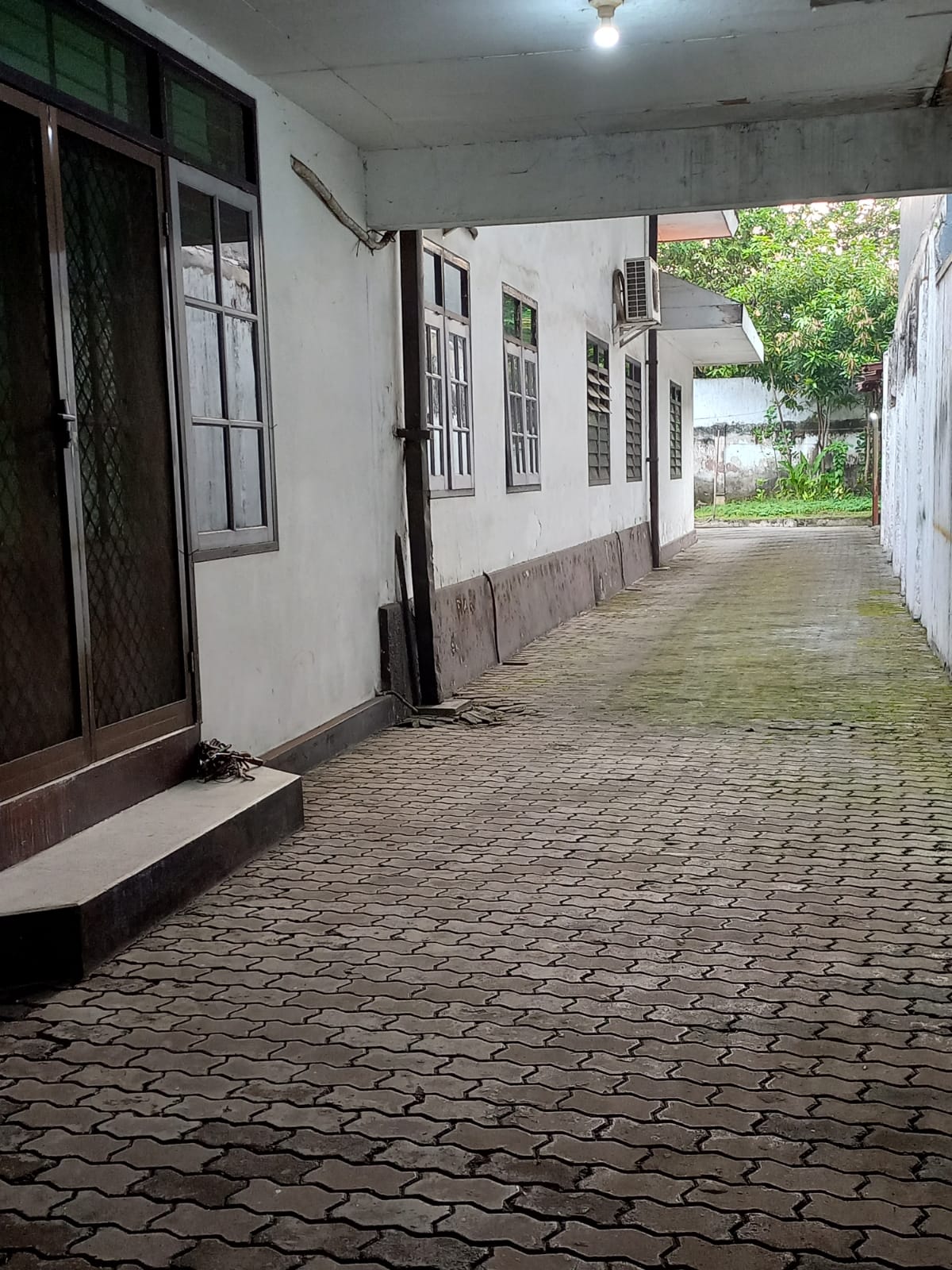 Dijual Rumah Bagus Strategis Jalan Mawar di Surabaya Pusat - Thumbnail 4