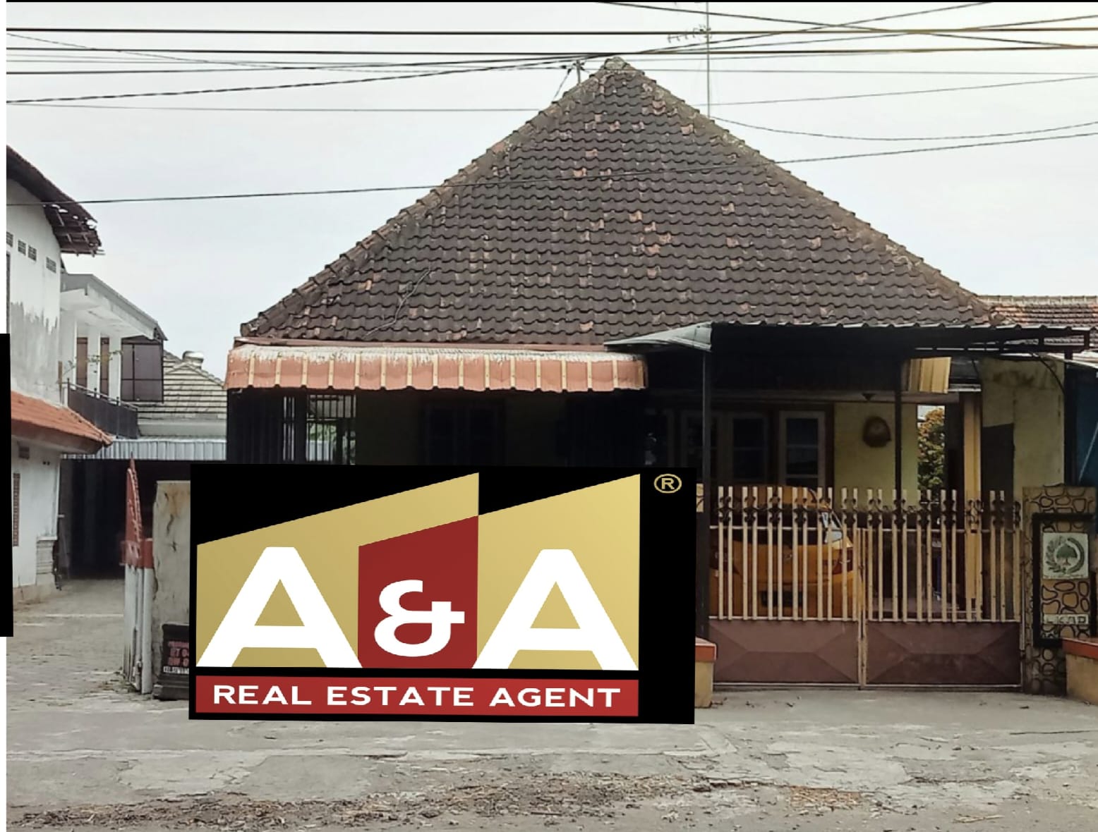 JUAL RUMAH HITUNG TANAH JALAN UTAMA KEDIRI AKSES MUDAH STRATEGIS - Image 1