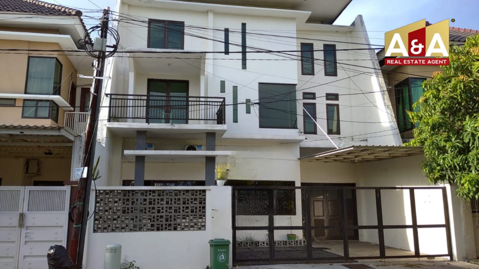 Dijual Rumah Mewah nan Elegan Pondok Indah Maritim SBY Barat - Image 1