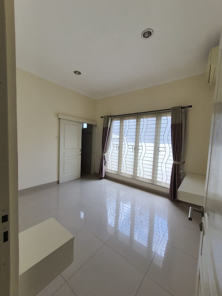 Disewakan Rumah 2 Lantai Murah di San Diego Pakuwon City Surabaya - Thumbnail 3