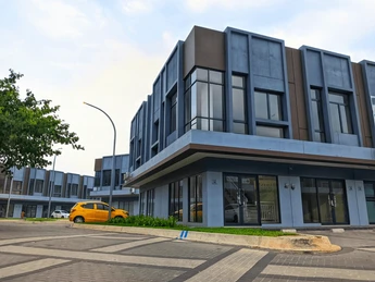 Ruko Disewakan Lokasi Strategis Jalan Doho Kediri - Image 1